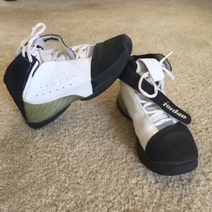 Jordan's, size 6 youth. Will fit 7-8 woman's.