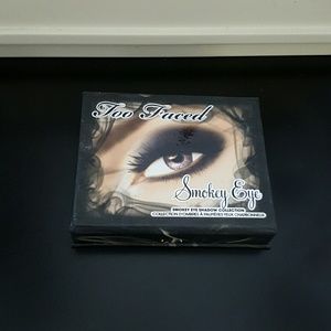 Too faced smokey eye palette