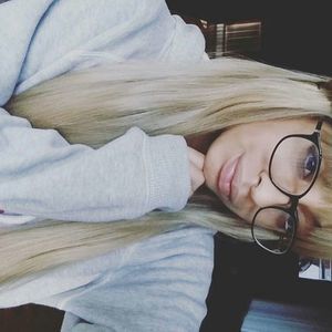 Meet your Posher, Alexis