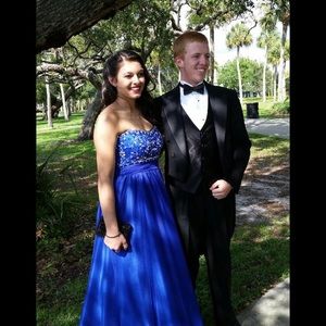 A Bee Darlin prom dress!