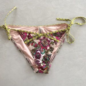 VS bikini Bottom