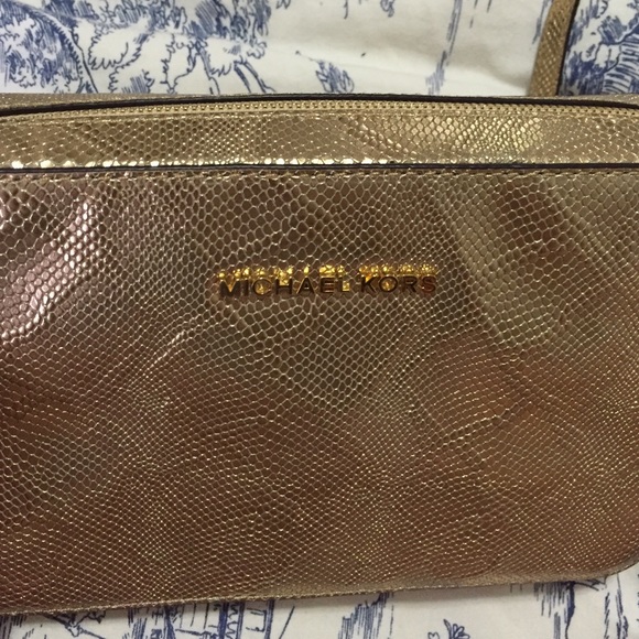 Michael Kors Jet Set Crossbody Bag - Picture 2 of 4