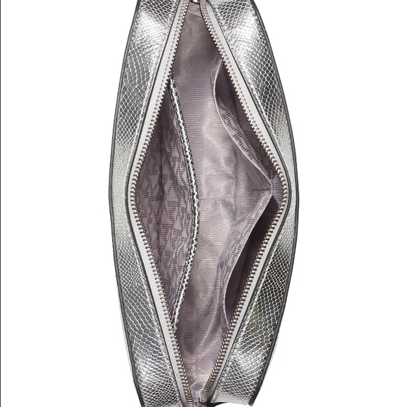 Michael Kors Jet Set Crossbody Bag - Picture 4 of 4