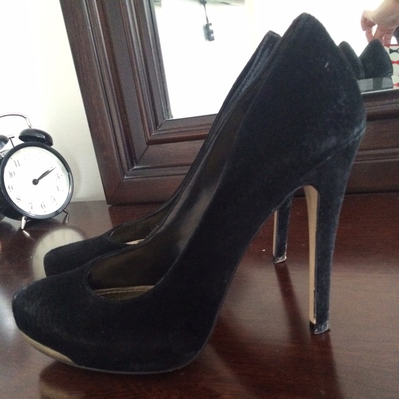 BCBGeneration black and gold high heels - Picture 2 of 4