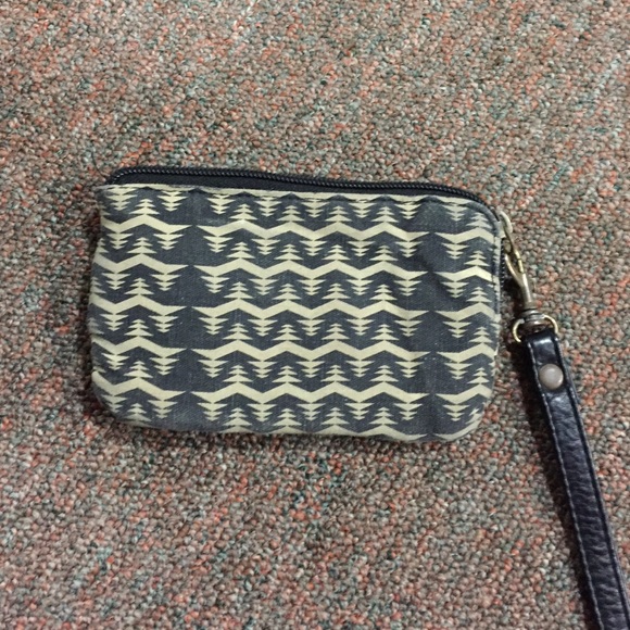 Aztec Wristlet - Picture 2 of 2