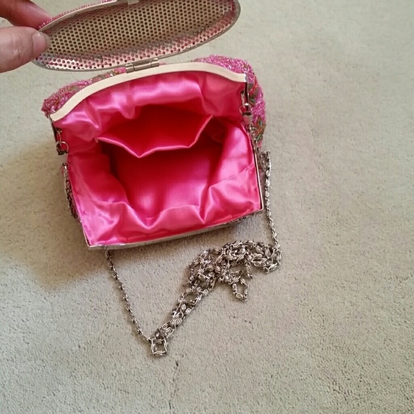 Gorgeous beaded evening Clutch - Picture 4 of 4