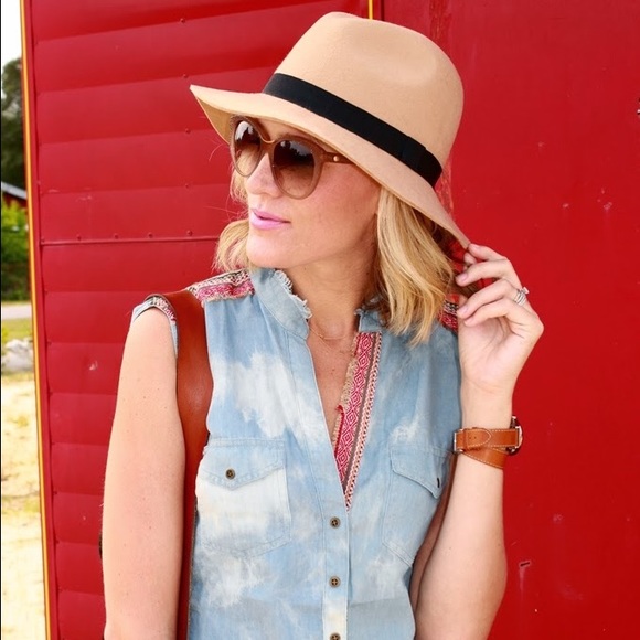 DISTRESSED CHAMBRAY TOP - Picture 2 of 4
