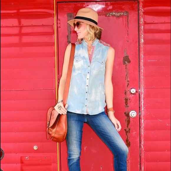 DISTRESSED CHAMBRAY TOP - Picture 4 of 4