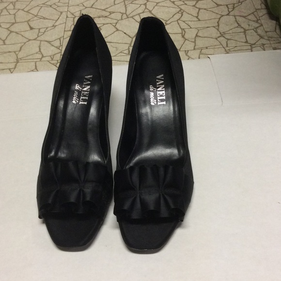 Vaneli satin cocktail pumps