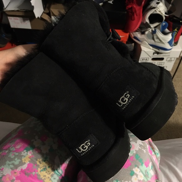 Black Bailey button uggs CHEAPER ON MERCARI - Picture 2 of 4