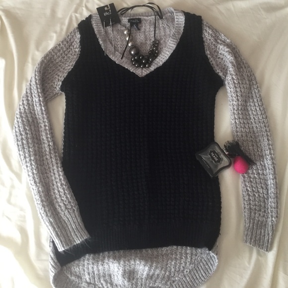 Color Block Sweater - Picture 1 of 3