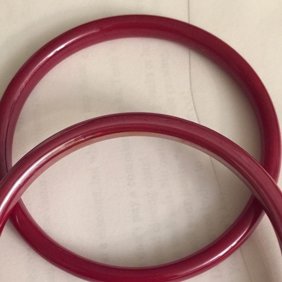 NWOT RED GLASS BRACELET