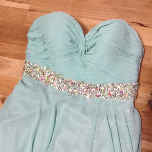 CLOSET CLOSING. MAKE AN OFFERThrough offer button - Picture 2 of 4