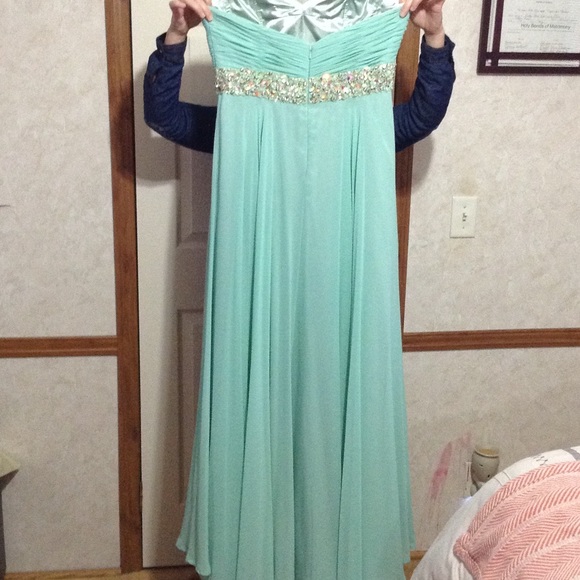 CLOSET CLOSING. MAKE AN OFFERThrough offer button - Picture 4 of 4