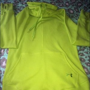 Under armer sweatshirt