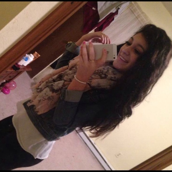 Meet your Posher, Kimberly - Picture 1 of 1