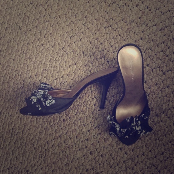 Size 6M Enzo Angiolini heels - Picture 1 of 1