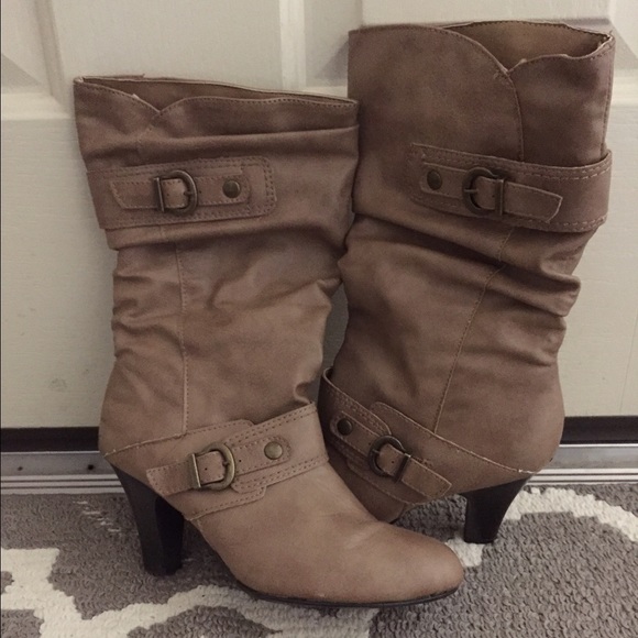 "Spunky" tan boots size 6.5