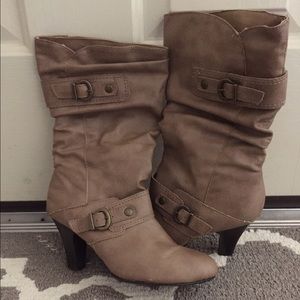 "Spunky" tan boots size 6.5