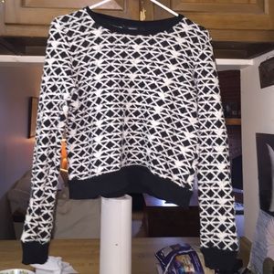 Black and white print sweater