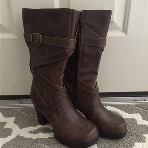 Dark brown boots with heel