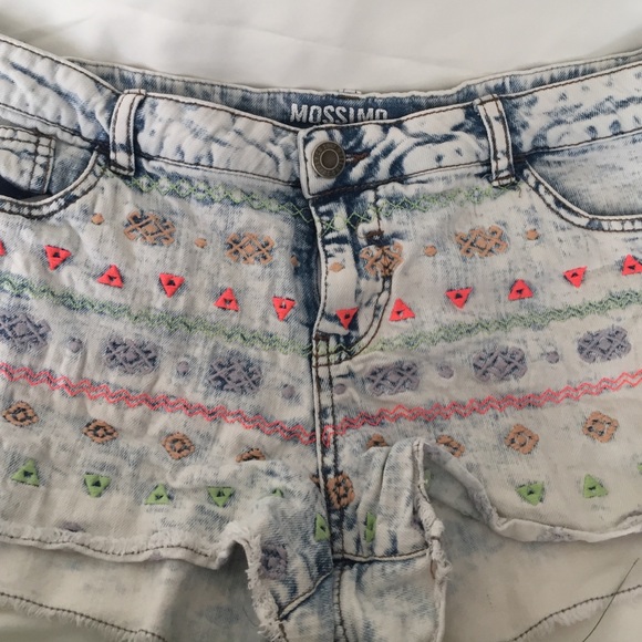 Mossimo shorts - Picture 2 of 4