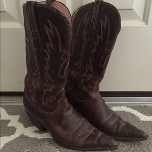 Brown pointed toe Charlie horse boots