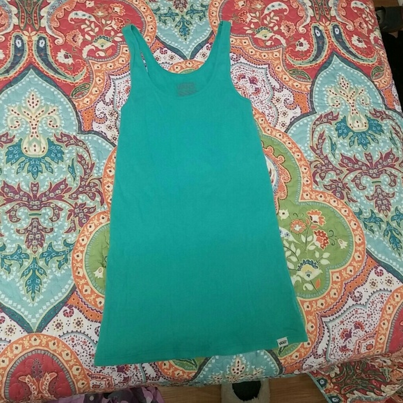 Semi form fitting tank top