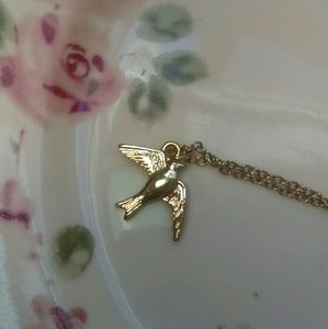 Gold Tone Bird Necklace