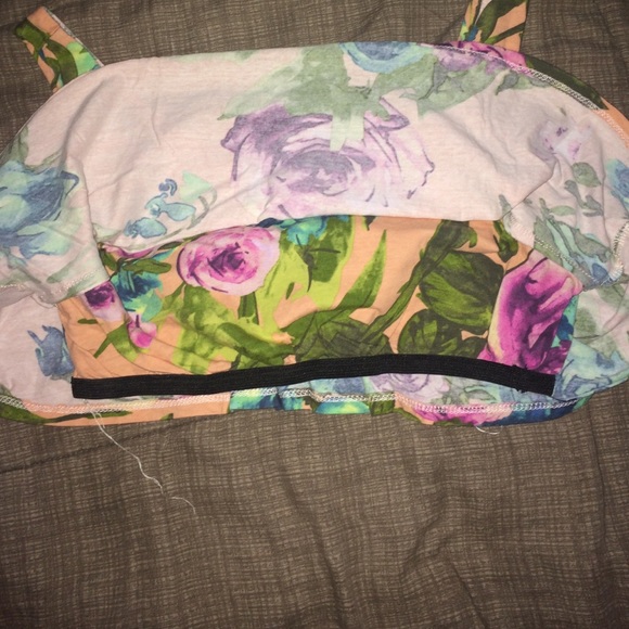Floral cropped top - Picture 2 of 3