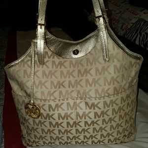 Signature Michael Kors Tote