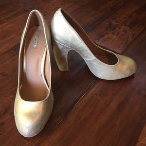 Urban Outfitters Retro Thick Gold Heels!