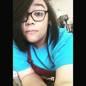 Meet your Posher, Desiree