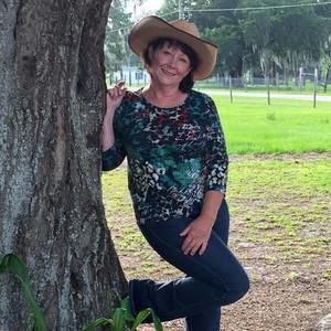 Meet your Posher, Holly