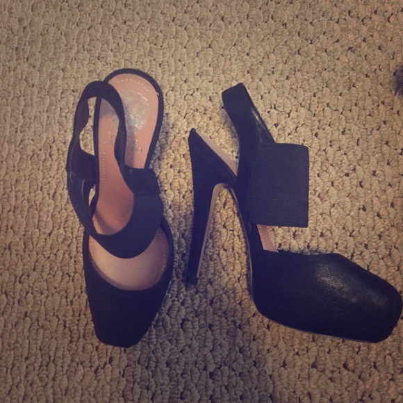 Vince Camuto Kodi Heels - Picture 1 of 2