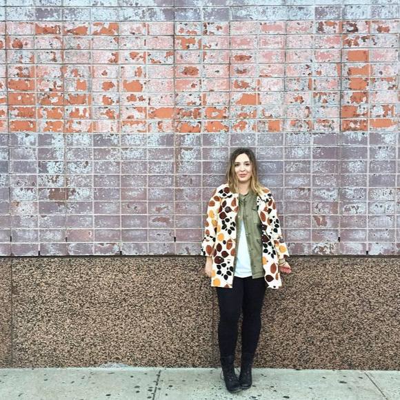 Meet your Posher, Gena - Picture 1 of 1