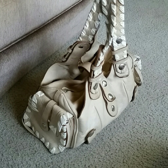 NEW!😍Chloe Tan/Cream Silverado Bag😍 - Picture 2 of 4