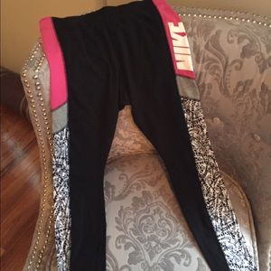 EUC Nike Leggings