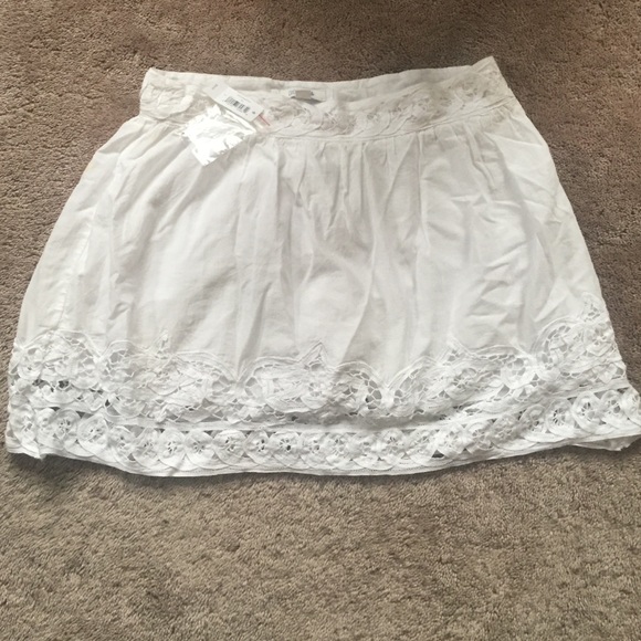 Aerie size 2 white skirt:)
