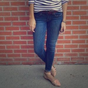 AE straight leg jeans 🔹