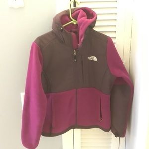 NorthFace fleece in Great condition! Size MEDIUM