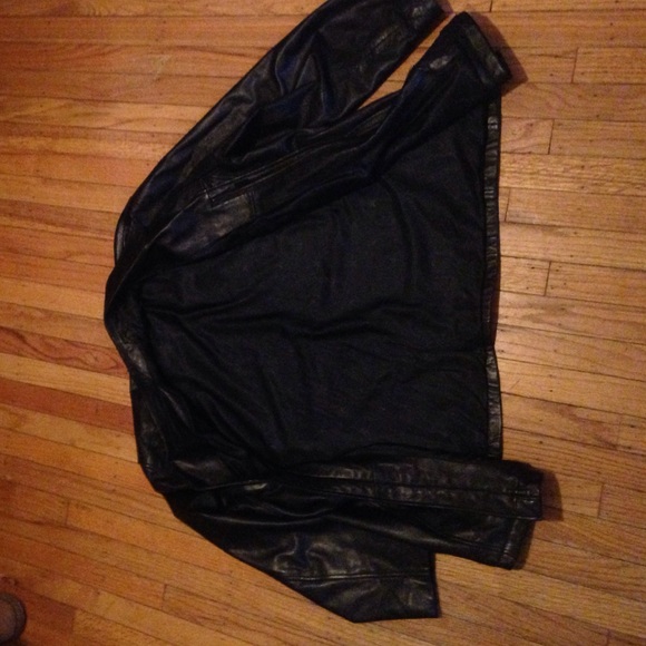 Leather jacket - Picture 4 of 4