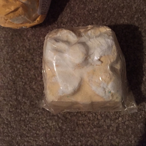 Lush Golden Wonder Bath Bomb