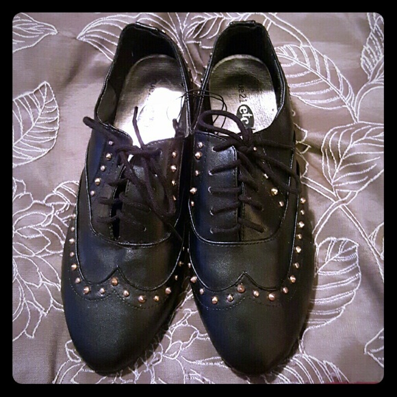 Black Shoes