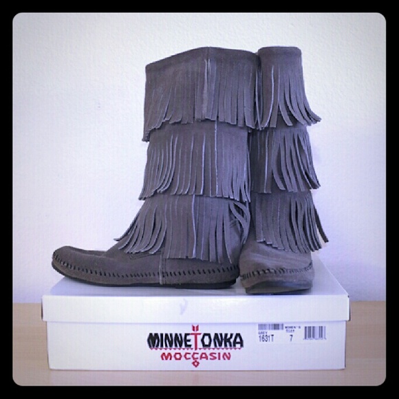 Suede fringe boots