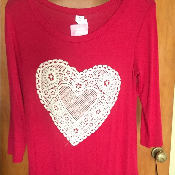 Size Medium Red Shirt - Picture 1 of 3