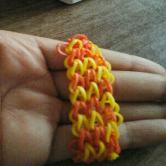 A rainbow  loom bracelet