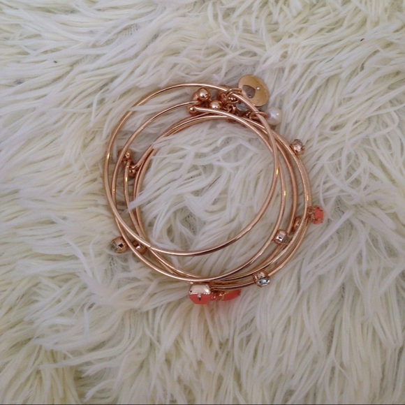 Coral bracelet bangle - Picture 2 of 2