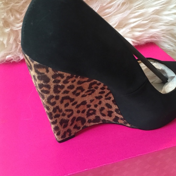 Cheetah Heels - Picture 3 of 4
