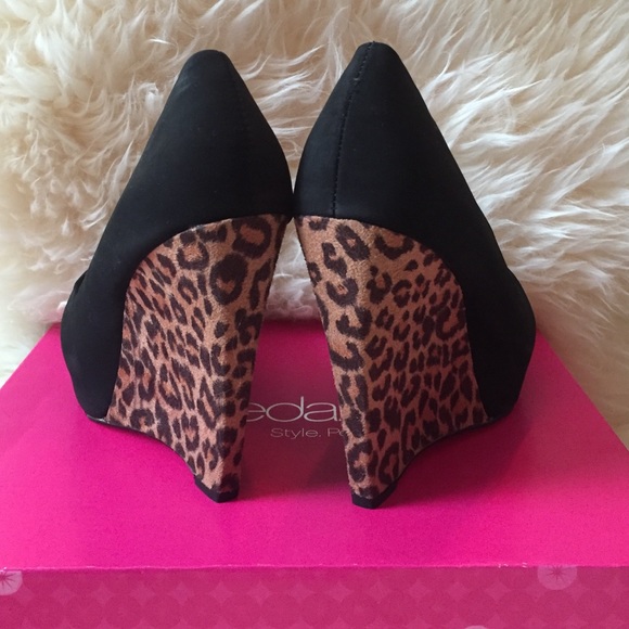 Cheetah Heels - Picture 4 of 4